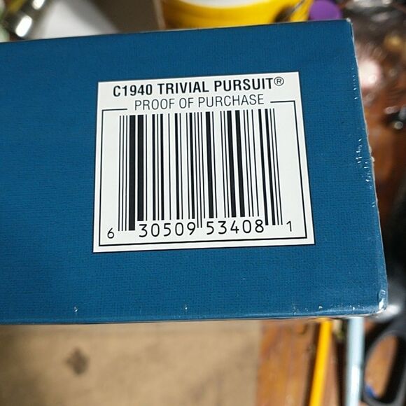 Hasbro Gaming Trivial Pursuit Board Game Classic Edition New Sealed. - Picture 5 of 5